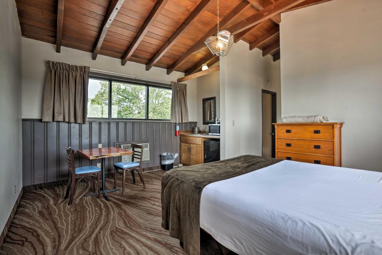 Burkesville Apt With Deck, Views And Pool Access! Bagian luar foto