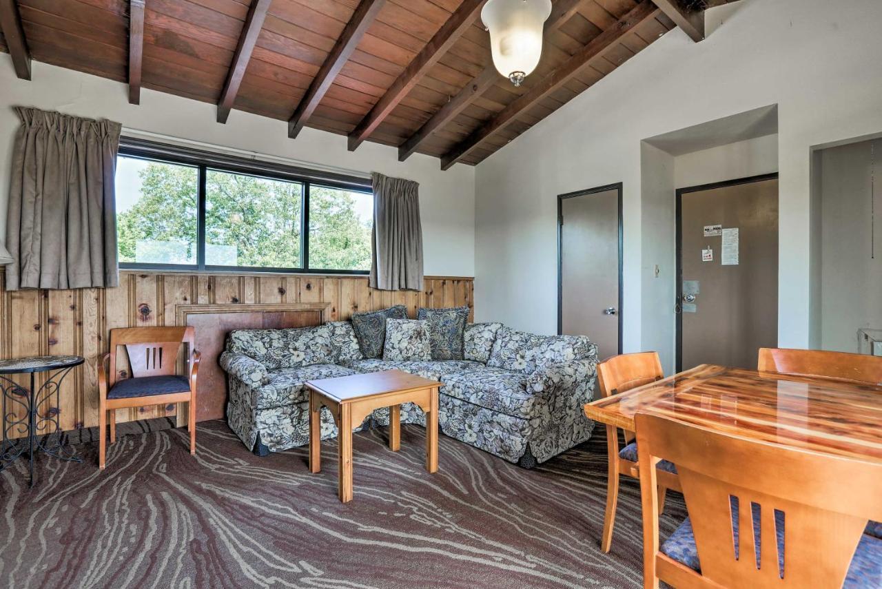 Burkesville Apt With Deck, Views And Pool Access! Bagian luar foto