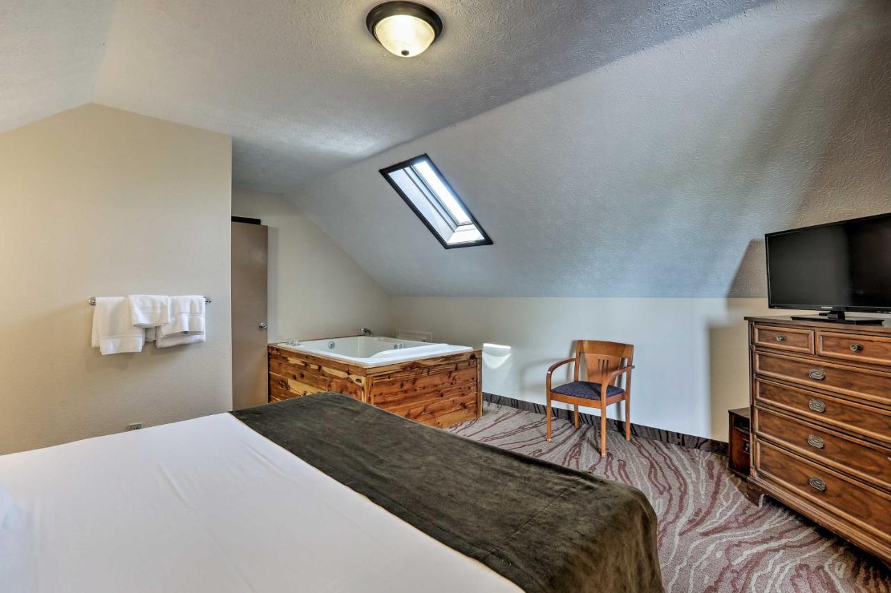 Burkesville Apt With Deck, Views And Pool Access! Bagian luar foto